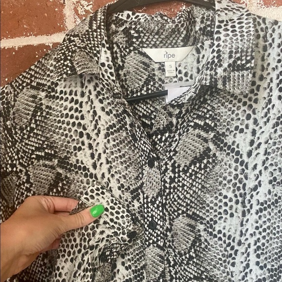 Ripe Snakeskin Black, White & Gray Long Sleeve Dress - Picture 2 of 5